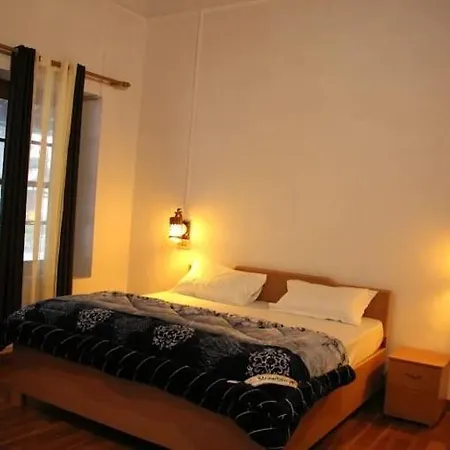 Hilltop Manor Bhimtal Room photo
